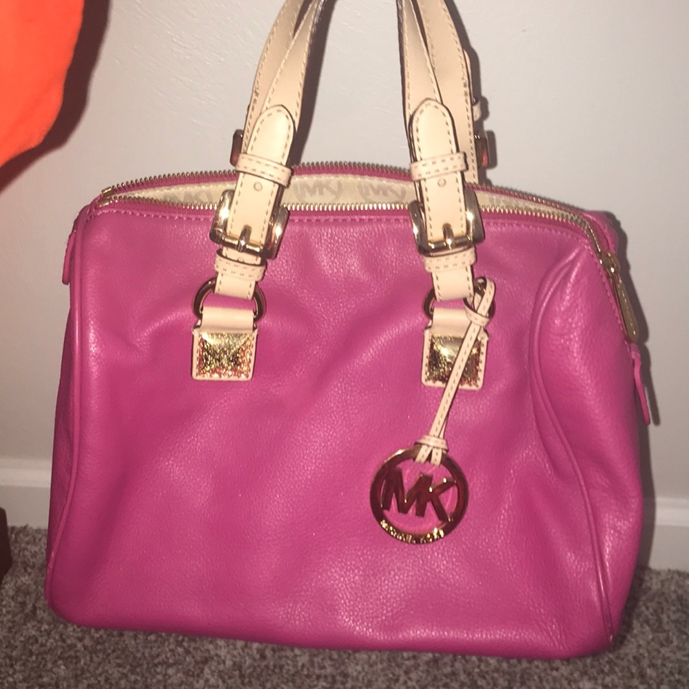 Micheal Kors Pink Purse